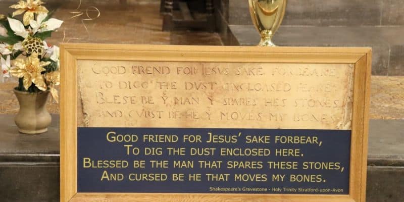 The lines of verse on Shakespeare's gravestone in Holy Trinity Church